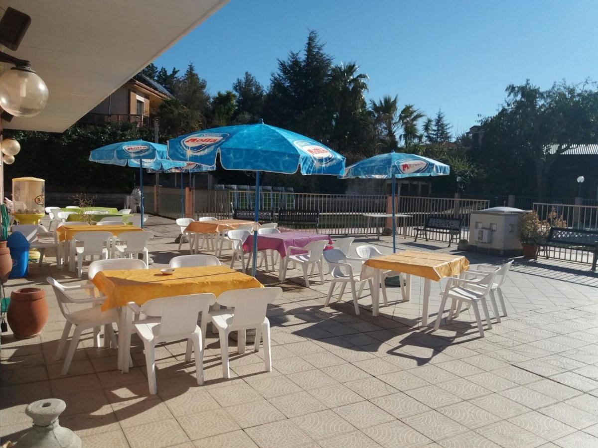Hotel La Pineta Albenga Exterior foto